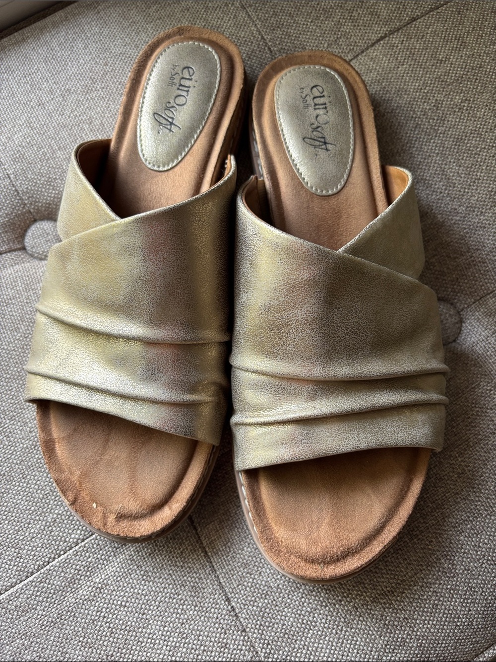 Eurosoft by Sofft sandals in gold size 10 EUC